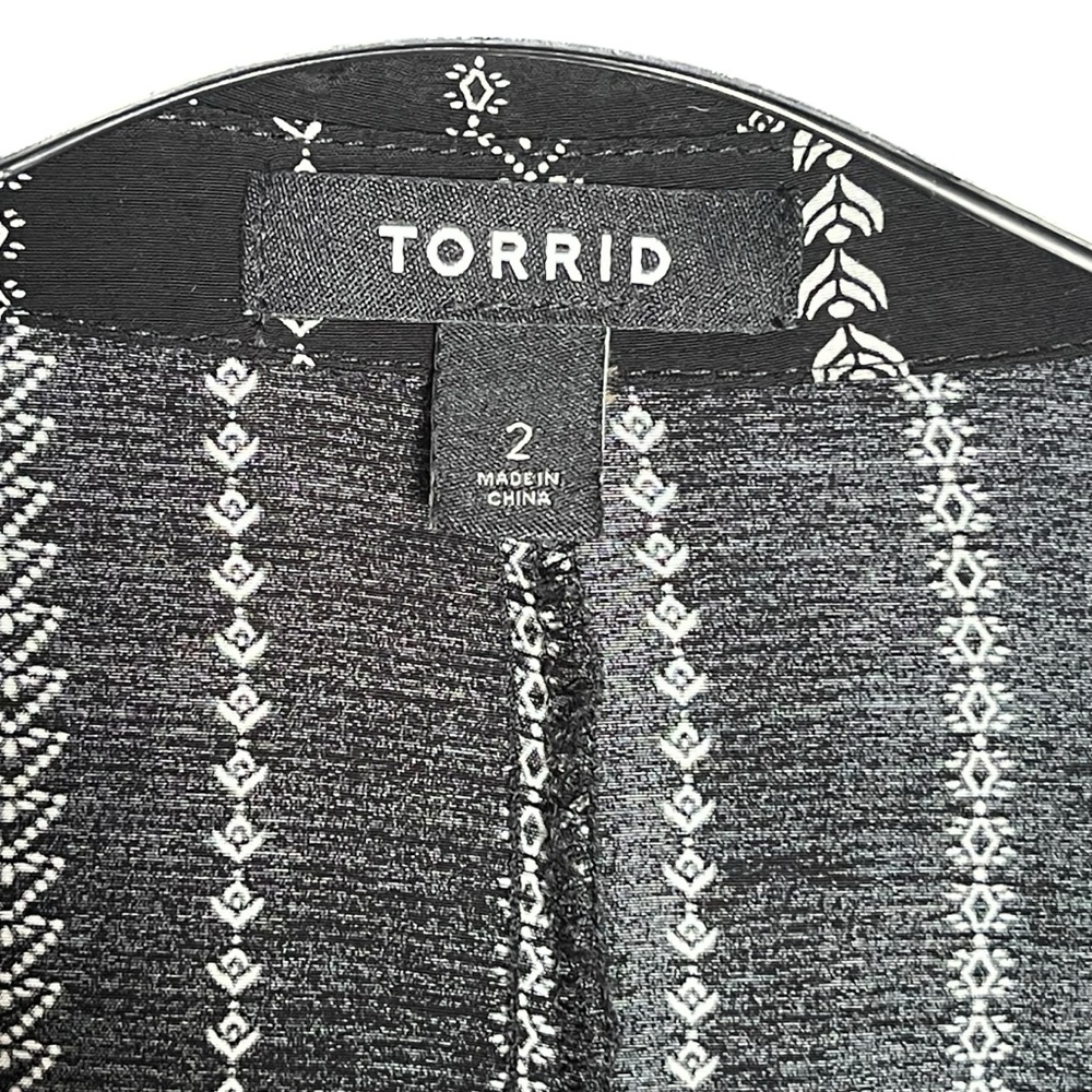 Torrid Patterned Open Front Lightweight Blazer - image 3